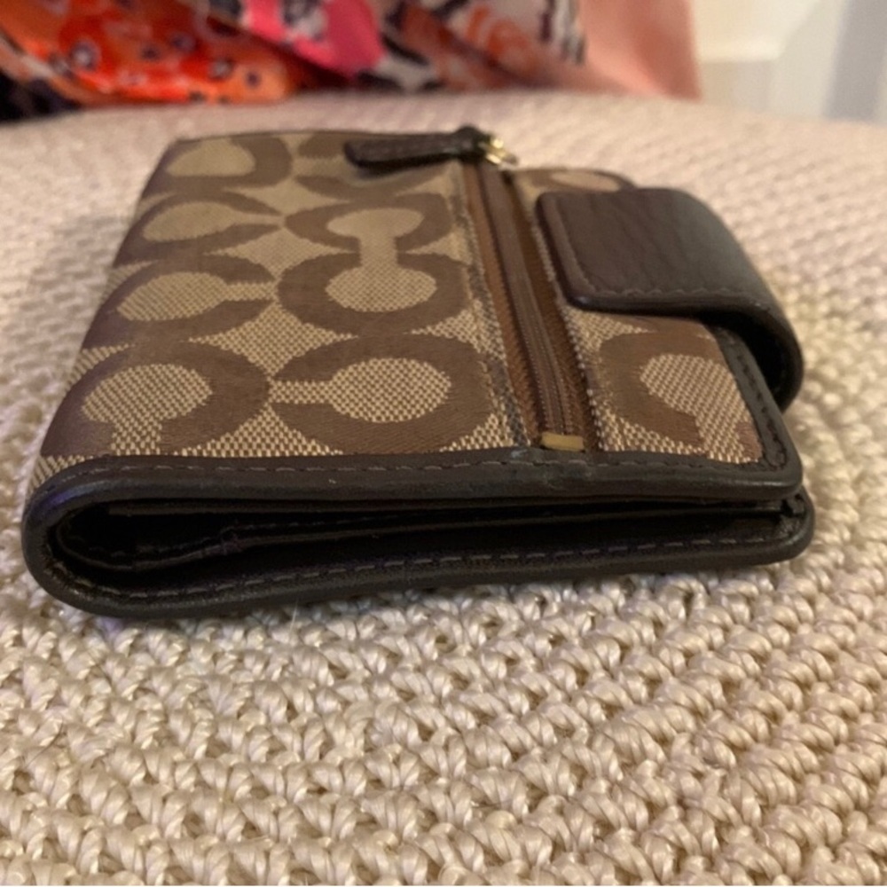Coach Signature Brown and Tan Wallet with Gold Clasp - Picture 4 of 9